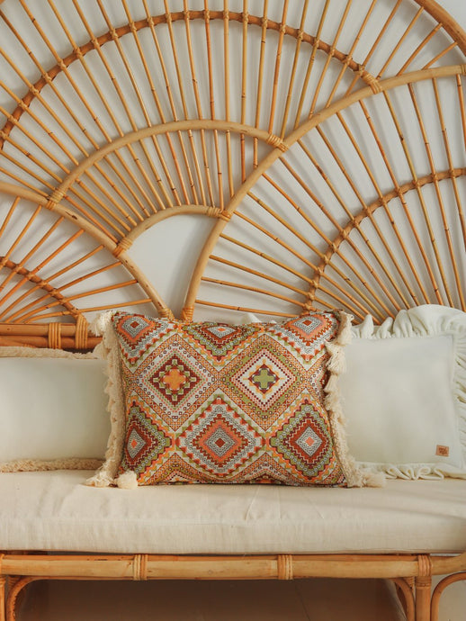 10 WAYS TO USE PILLOWS WITH FRINGE