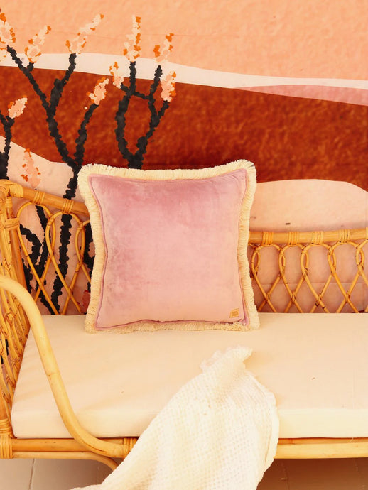 15% OFF: THE MOST LUXURIOUS LIGHT PINK PILLOW ON THE MARKET - paintyourskin.com