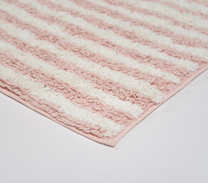 COLOR YOUR SOUL: Bathroom: 10 Must-Try Design Ideas for Blush Pink Striped Bathmats - paintyourskin.com