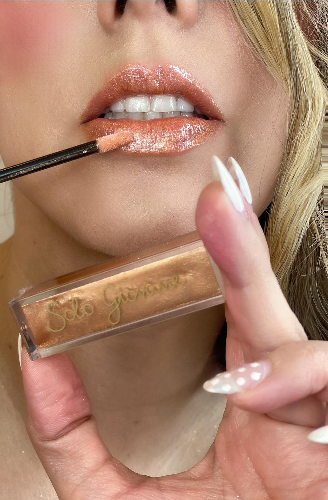 PAINTYOURSKIN.COM: The Ultimate Guide to Semi-Clear Lip-Gloss 2