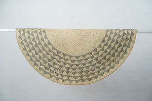 Black Triangle Mat | 4' Round | Natural Base