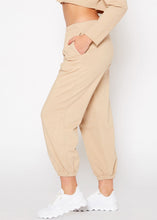 Load image into Gallery viewer, Essential French Terry Sweatpants In Khaki
