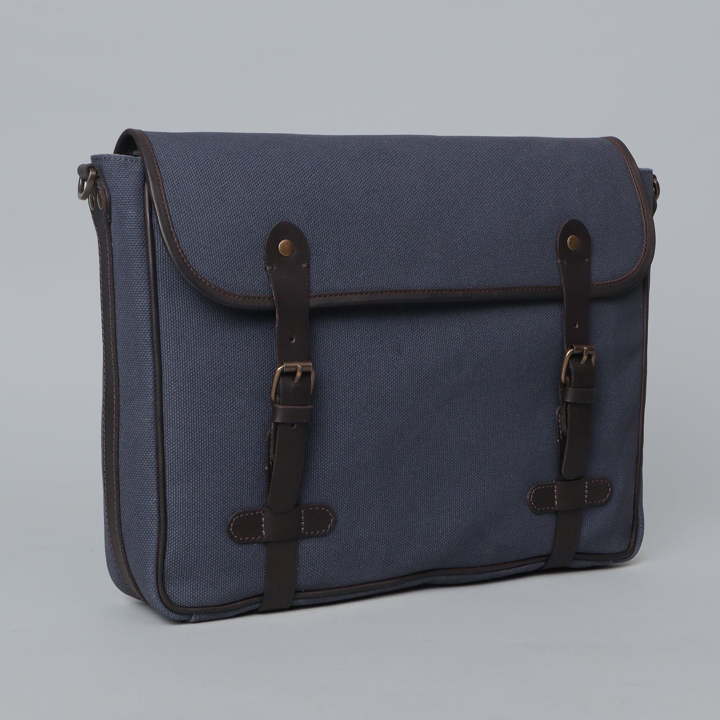 Oslo Canvas Messenger Bag | Oslo Collection