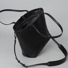 Load image into Gallery viewer, Dublin Leather Tote
