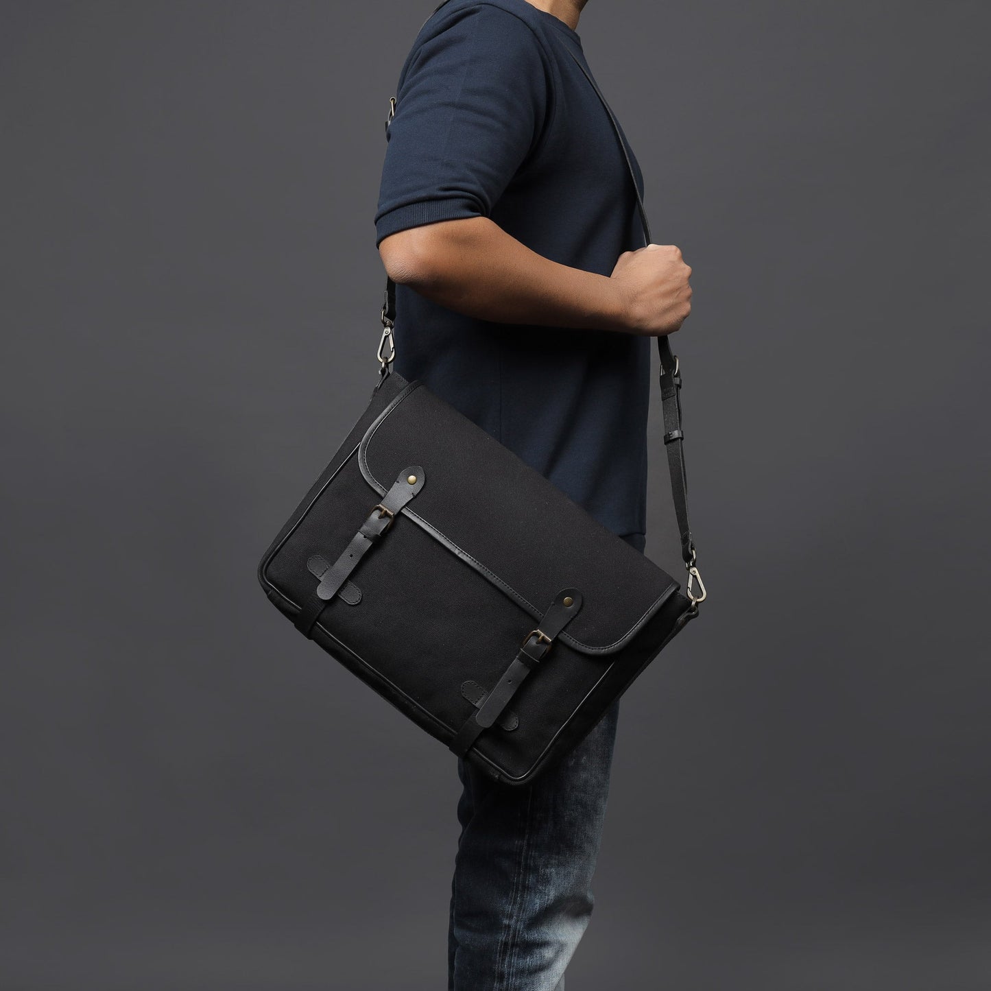 Oslo Canvas Messenger  Bag