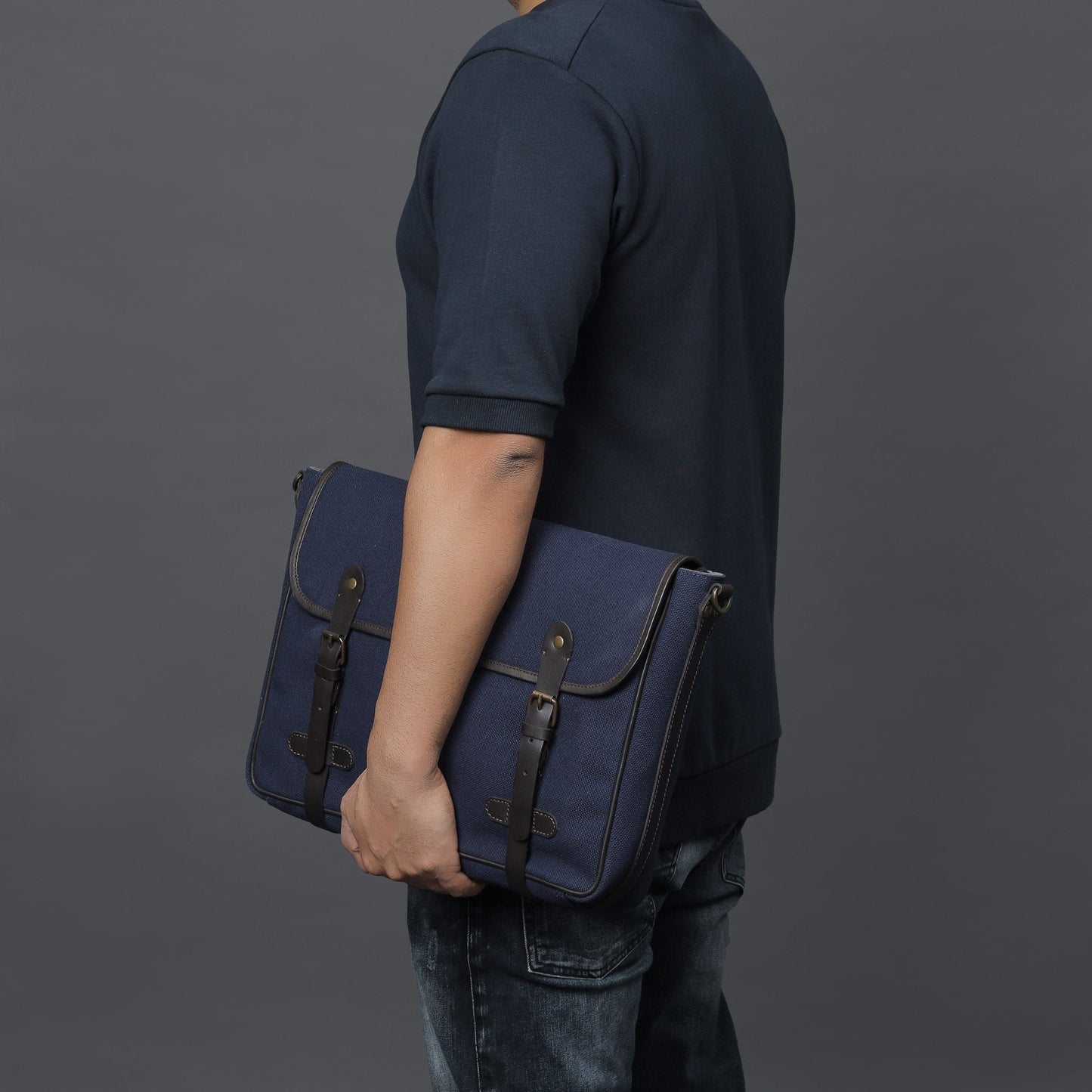 Oslo Canvas Messenger Bag | Oslo Collection