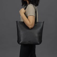 Load image into Gallery viewer, Dublin Leather Tote
