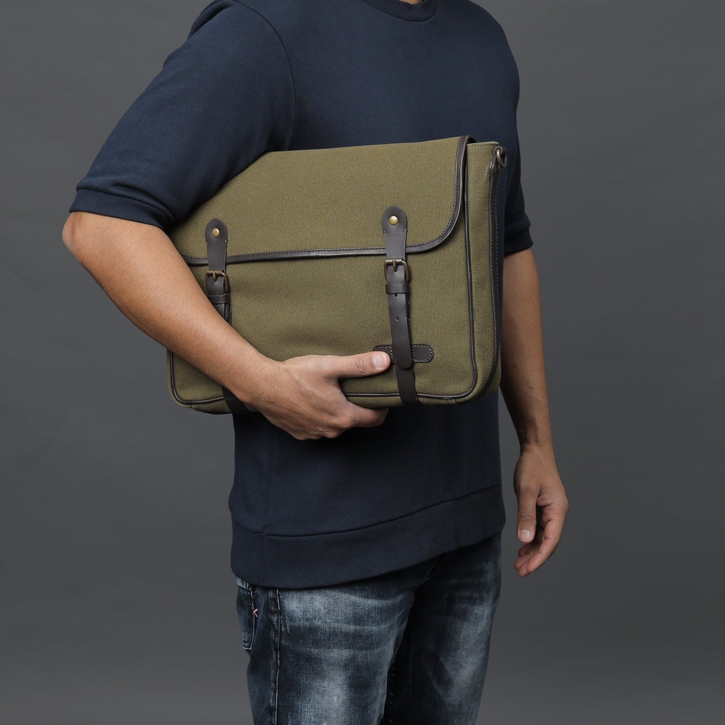 Oslo Canvas Messenger  Bag