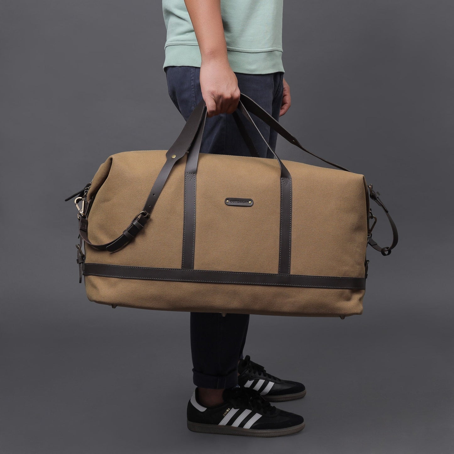 Runway Canvas Travel Bag | Runway Colletion