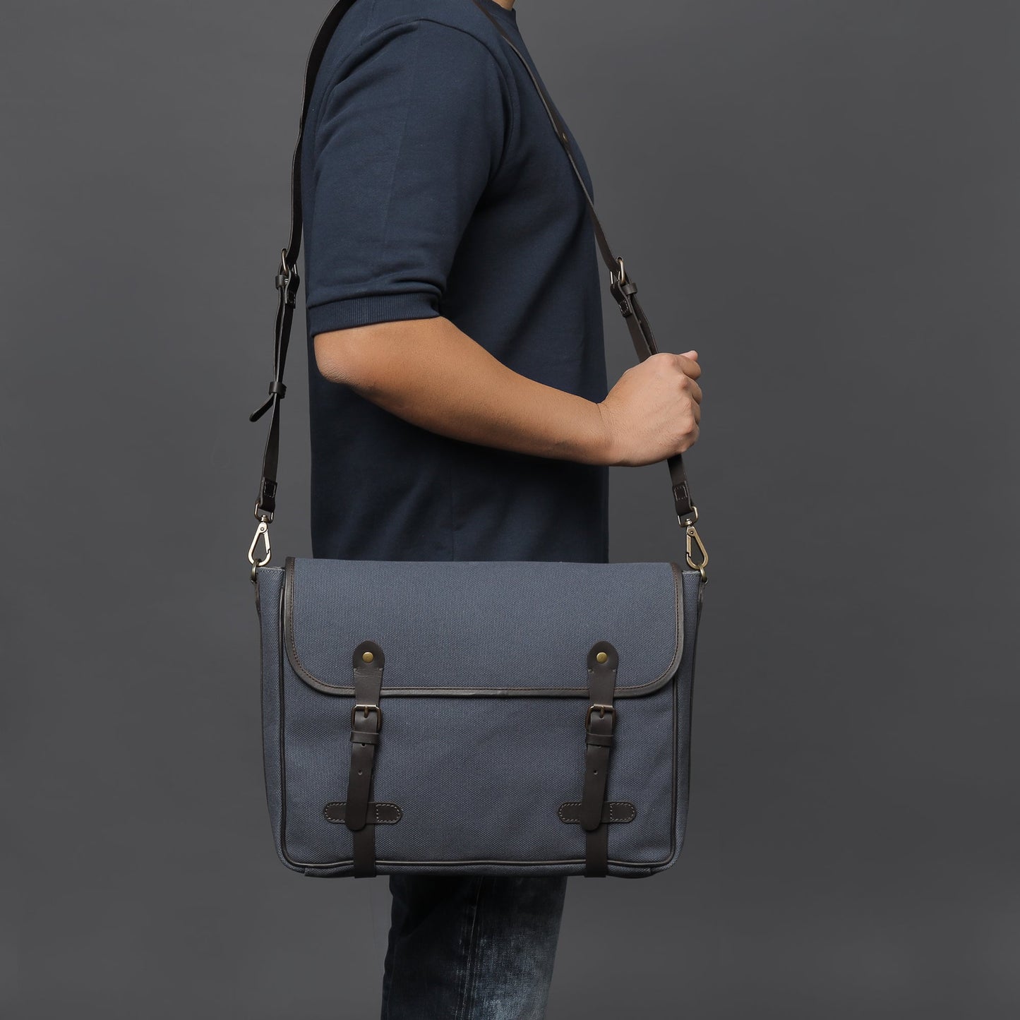 Oslo Canvas Messenger Bag | Oslo Collection