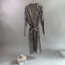 Load image into Gallery viewer, Handwoven Bathrobe Ole | Black
