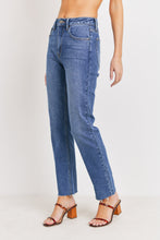 Load image into Gallery viewer, JBD HIGH RISE SCISSOR CUT CLEAN STRAIGHT LEG JEAN
