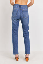 Load image into Gallery viewer, JBD HIGH RISE SCISSOR CUT CLEAN STRAIGHT LEG JEAN
