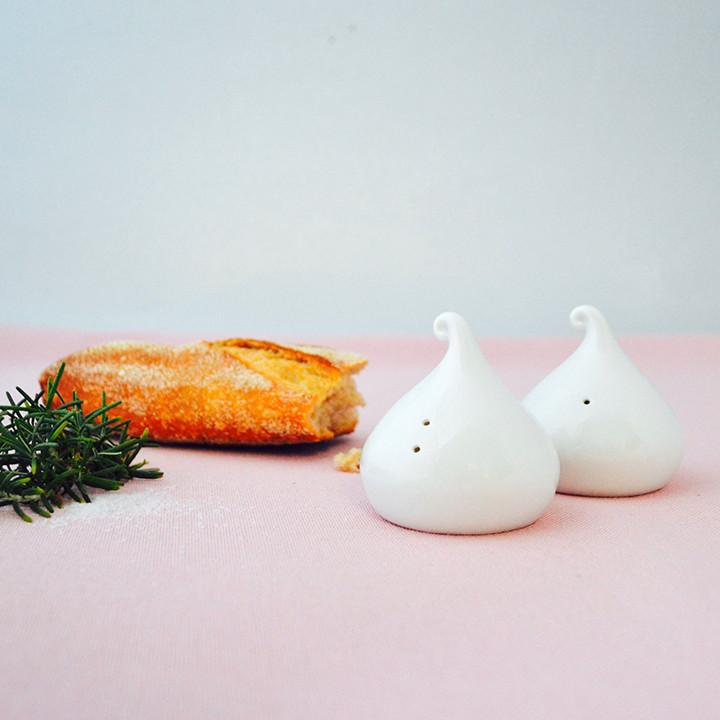 KISSES salt and pepper shakers