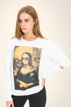 Load image into Gallery viewer, Manon Vintage Pullover In White Mona Star
