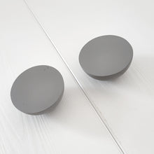 Load image into Gallery viewer, Cabinet knob ROUND FLAT | grey
