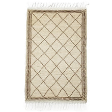 Load image into Gallery viewer, Moroccan Pearl Bush Woolen Rugs
