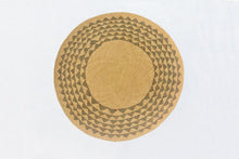 Load image into Gallery viewer, Black Triangle Mat | 4&#39; Round | Natural Base
