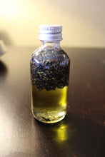 Load image into Gallery viewer, Bath Oil Healing and Relaxing Lavender
