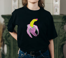 Load image into Gallery viewer, Finger banana t-shirt
